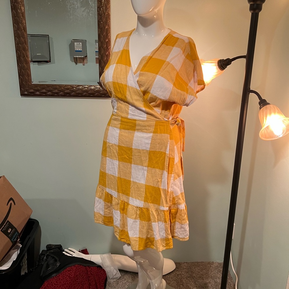 EUC Old Navy wrap sundress